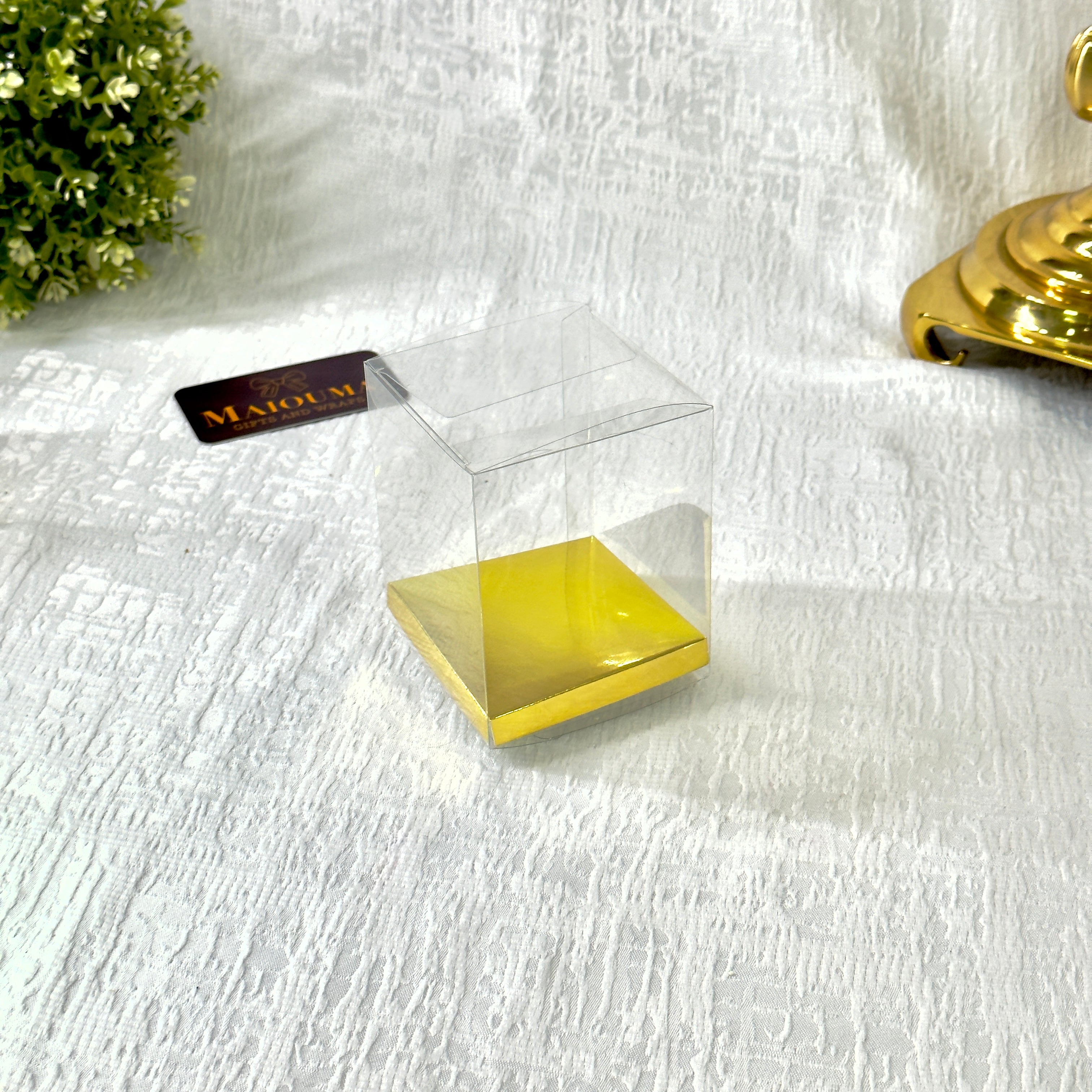 Clear Plastic PVC Box with Golden Base Party Favor Box