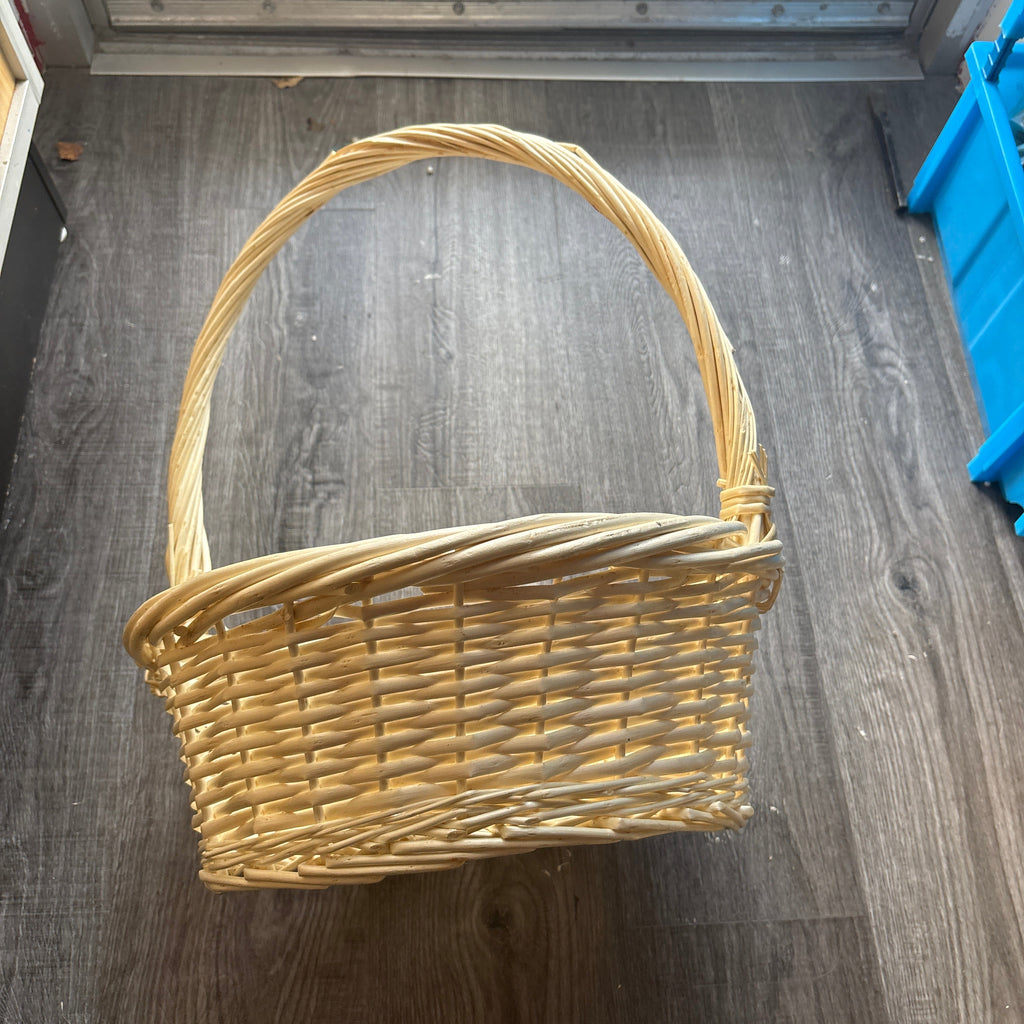 Basket with Handle A10066