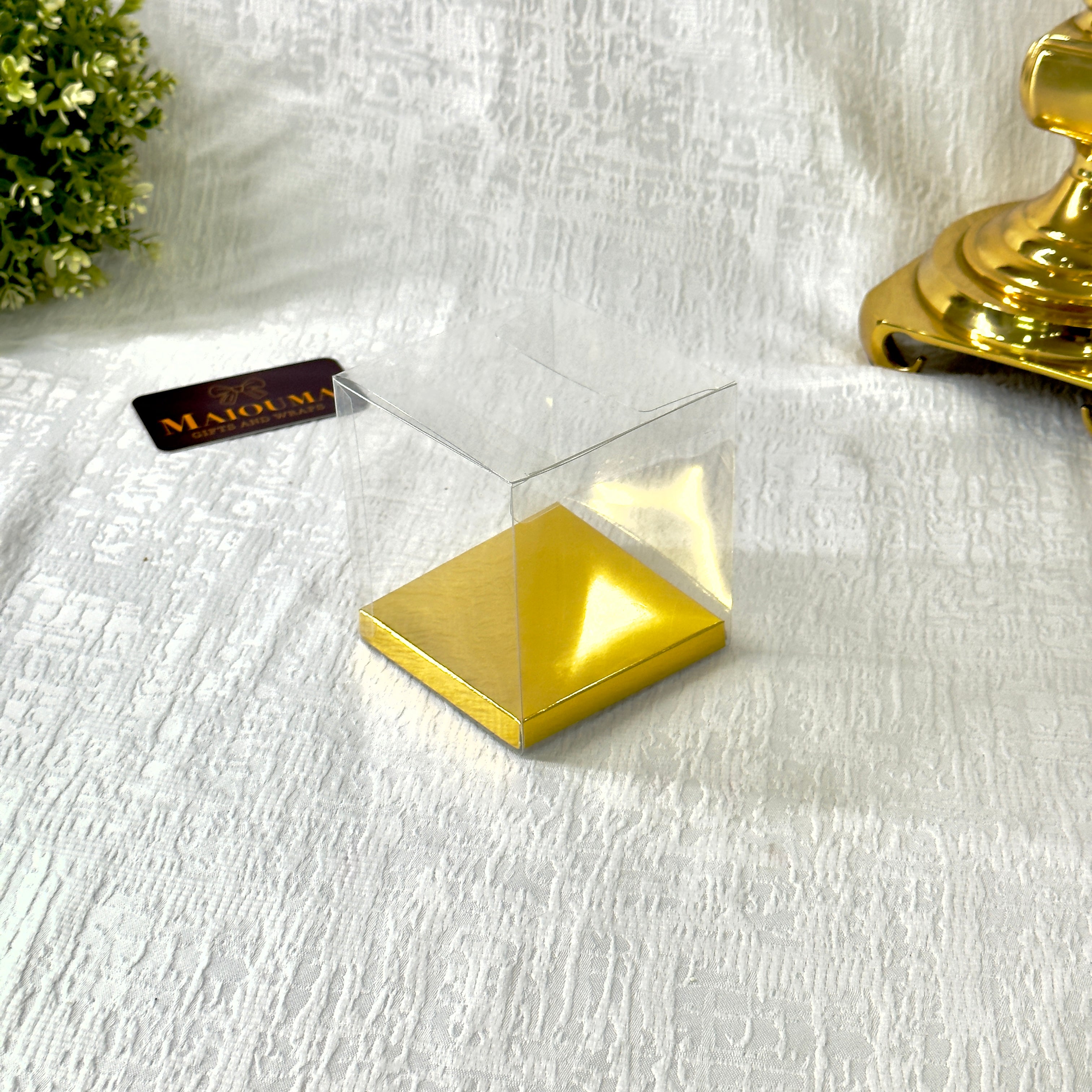 Clear Plastic PVC Box with Golden Base Party Favor Box