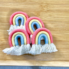Accessoires pour fête de bébé (macramé arc-en-ciel).
