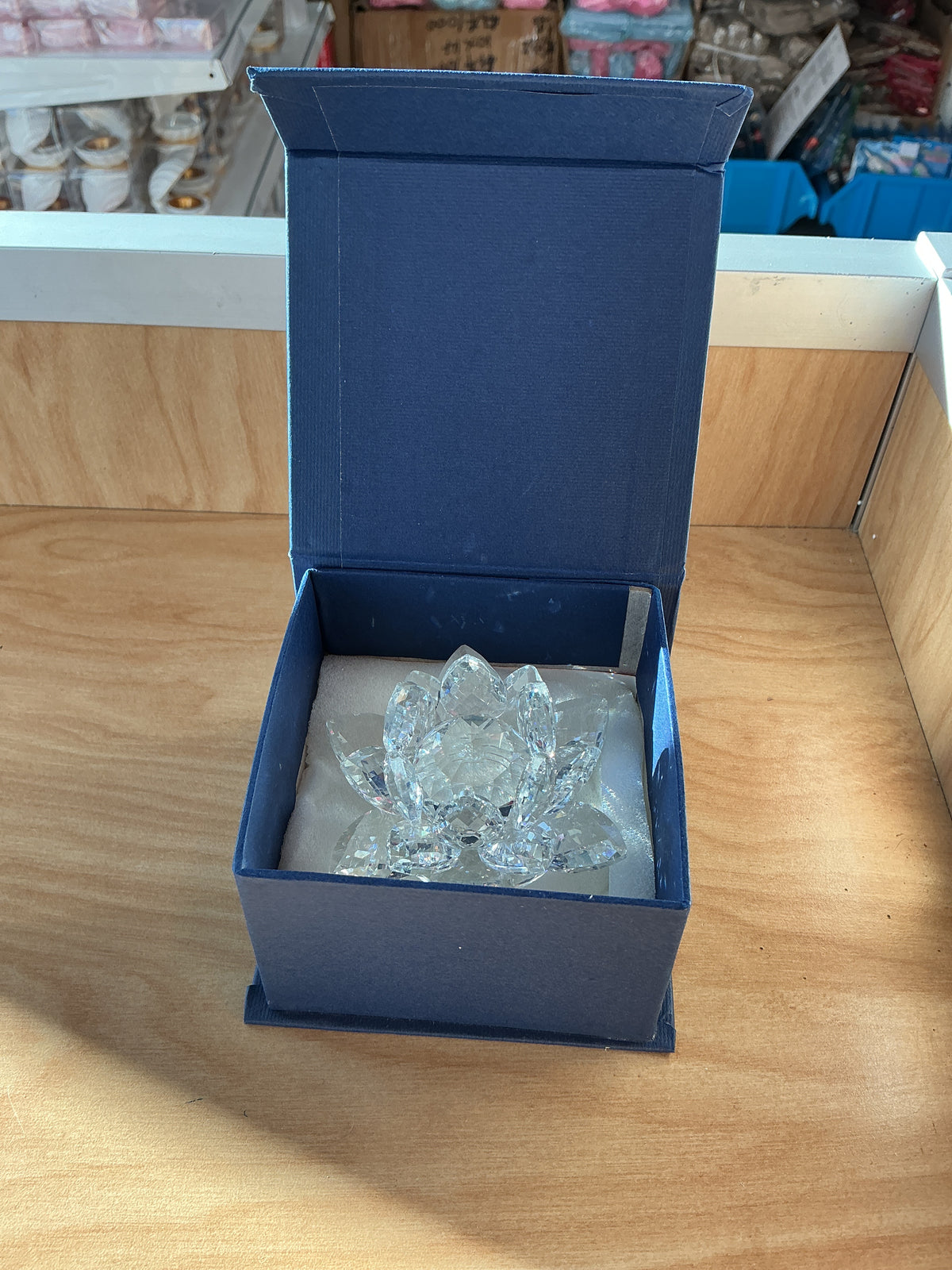 Crystal Lotus Flower Shape F90327