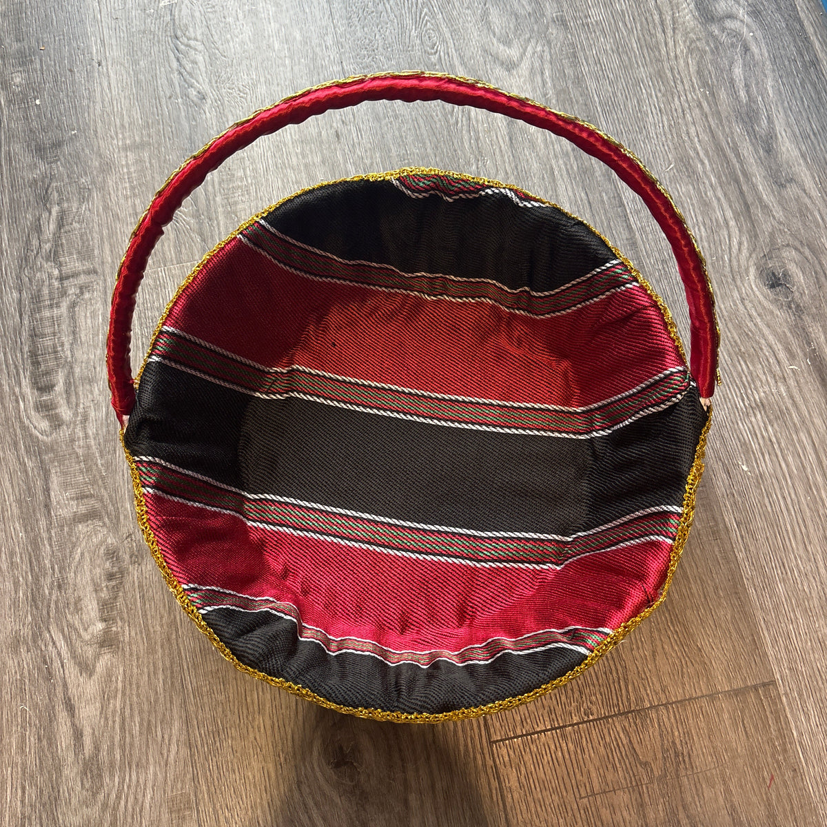 Traditional Basket A10084