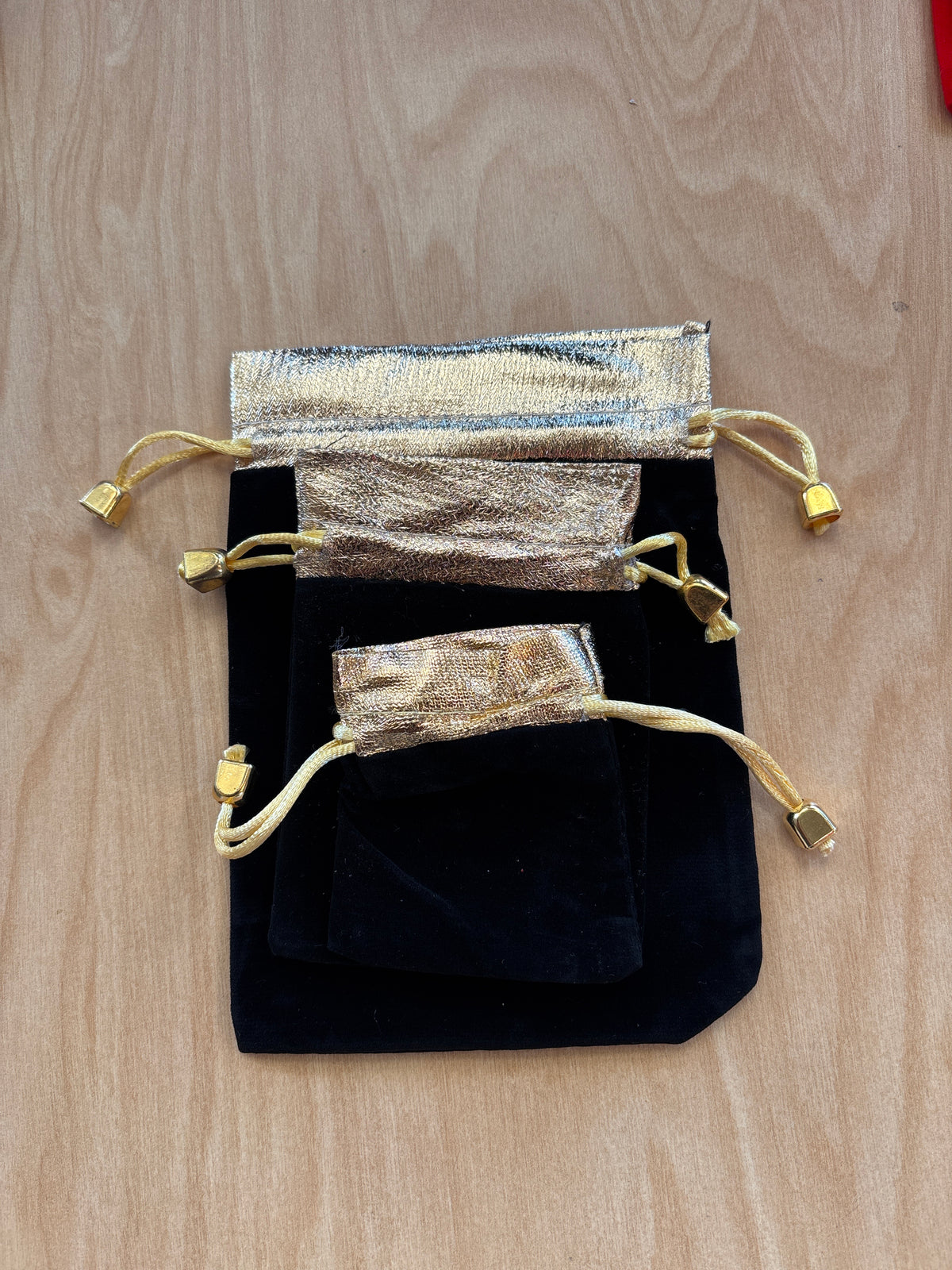 Red & Black Velvet Drawstring Bags with Golden Rim Jewelry Pouches for Earrings Stamping Wedding
