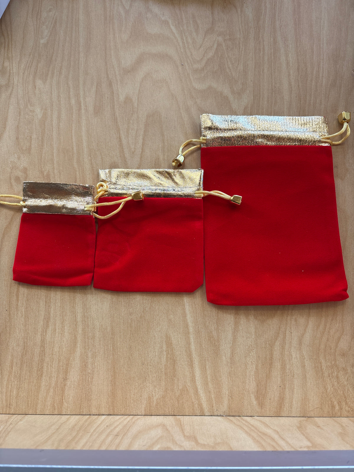 Red & Black Velvet Drawstring Bags with Golden Rim Jewelry Pouches for Earrings Stamping Wedding