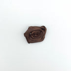 Mini fleur en ruban.
